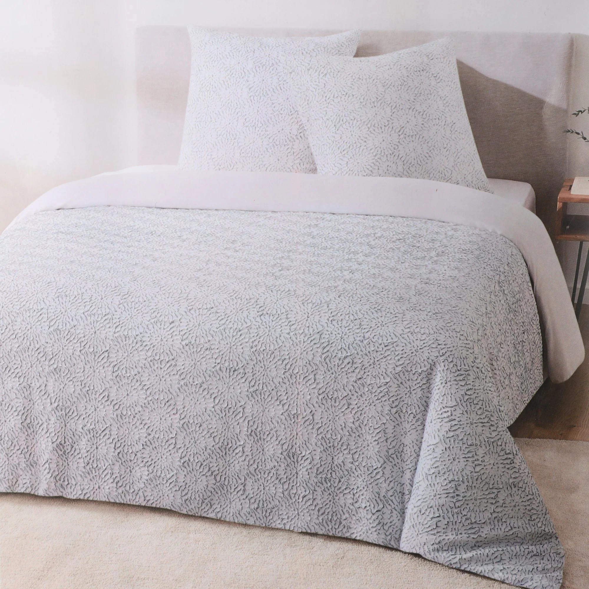 Parure de lit embossée housse de couette 240x220 cm + 2 taies 63x63 cm - Image 2